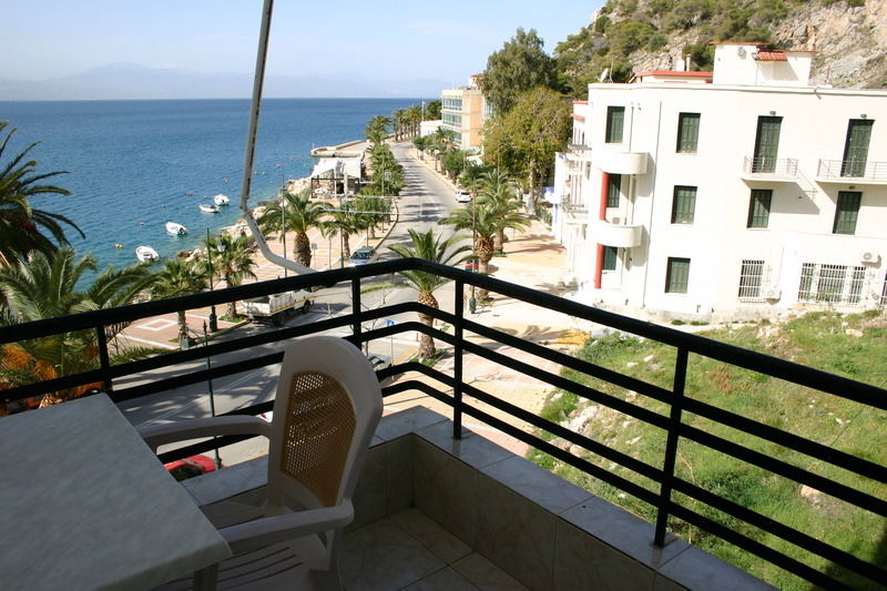 Petit Palais Hotel Loutráki Exteriör bild