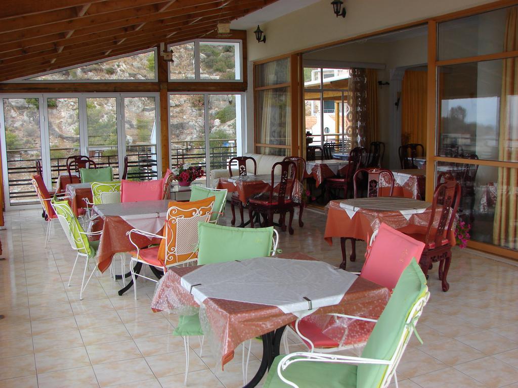 Petit Palais Hotel Loutráki Exteriör bild
