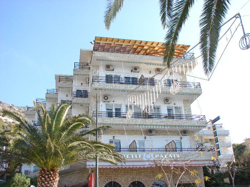 Petit Palais Hotel Loutráki Exteriör bild